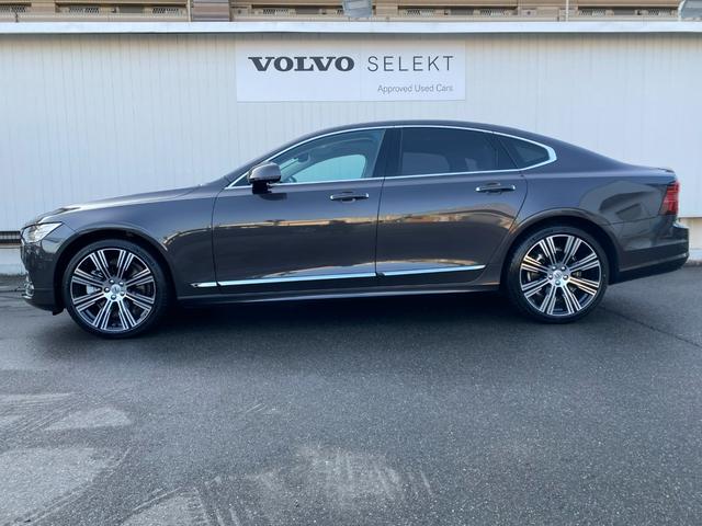 Ｓ９０ Ｂ６　ＡＷＤ　インスクリプション　Ｇｏｏｇｌｅ搭載・サンルーフ・Ｂｏｗｅｒｓ　＆　Ｗｉｌｋｉｎｓプレミアムサウンド・オーディオシステム・エアサスペンション・白革・弊社デモカー・２０２２年モデル　走行９０００ＫＭ　車検２５年７月（28枚目）