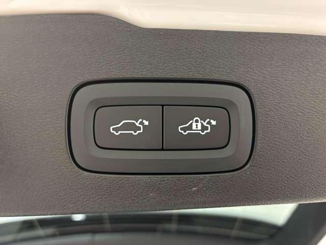 V60 クロスカントリー プラス B5 AWD 4WD 認定中古車・弊社試乗車・黒革・グーグル(16枚目)