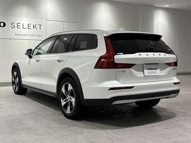 V60 クロスカントリー プラス B5 AWD 4WD 認定中古車・弊社試乗車・黒革・グーグル(18枚目)