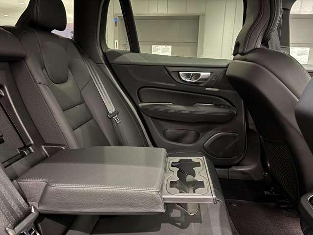 V60 クロスカントリー プラス B5 AWD 4WD 認定中古車・弊社試乗車・黒革・グーグル(33枚目)