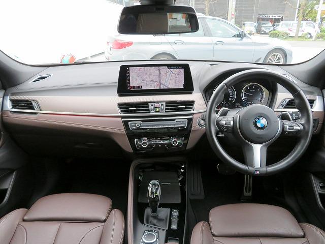 xDrive 20d MスポーツX LEDヘッドライト 20アルミ サンルーフ PDC オートトランク コンフォートアクセス レザーシート 純正ナビ Bカメラ HUD クルーズコントロール レーンディパーチャーウォーニング 禁煙車(3枚目)