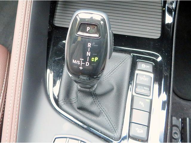 xDrive 20d MスポーツX LEDヘッドライト 20アルミ サンルーフ PDC オートトランク コンフォートアクセス レザーシート 純正ナビ Bカメラ HUD クルーズコントロール レーンディパーチャーウォーニング 禁煙車(11枚目)