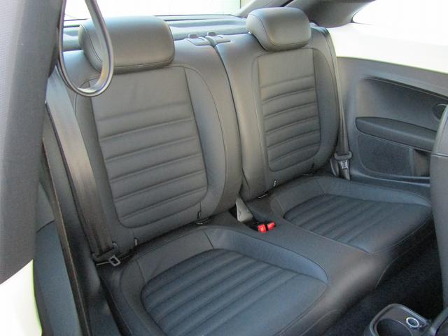 ザ・ビートル デザイン　Ｔｈｅ　Ｂｅｅｔｌｅ　認定中古車　革シート　シートヒーター　Ｂｌｕｅｔｏｏｔｈ　Ａｕｄｉｏ　バックカメラ付き　ＤＶＤ・ＣＤ　ＶＷ　ザ・ビートル　４人乗り（10枚目）
