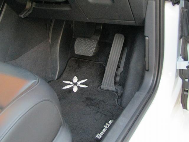 ザ・ビートル デザイン　Ｔｈｅ　Ｂｅｅｔｌｅ　認定中古車　革シート　シートヒーター　Ｂｌｕｅｔｏｏｔｈ　Ａｕｄｉｏ　バックカメラ付き　ＤＶＤ・ＣＤ　ＶＷ　ザ・ビートル　４人乗り（34枚目）