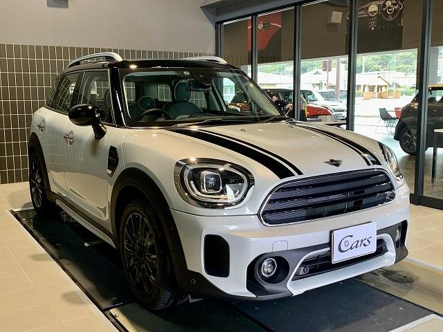 ＭＩＮＩ クーパーＤ　クロスオーバー　ワンオーナー禁煙　アダプティブＬＥＤ　ナビ　バックカメラ　前後ＰＤＣ　インテリジェントセーフティ　アクティブクルーズコントロール　カバナシートカバー　シートヒーター　電動ゲート　純正１８インチアルミ（4枚目）