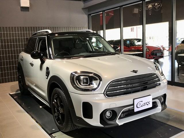 ＭＩＮＩ クーパーＤ　クロスオーバー　クラシック・トリム　ワンオーナー禁煙車　アダプティブＬＥＤ　ＨＤＤナビ　バックカメラ　前後ＰＤＣ　インテリジェントセーフティ　ハーフレザーシート　シートヒーター　ミラーＥＴＣ　デジタルメーター　パワートランク　ドラレコ（4枚目）