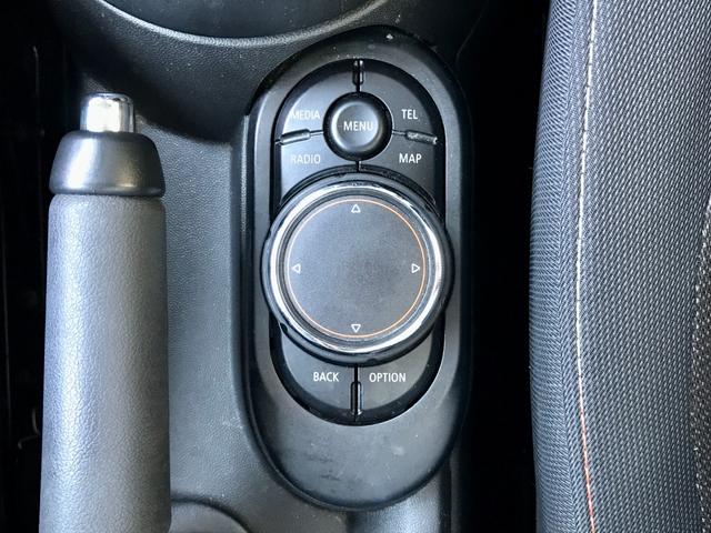 MINI クーパー ワンオーナー禁煙 LEDライト LEDフォグ HDDナビ ブルートゥース USBインターフェース Bカメラ リアPDC コンフォートアクセス 純正15インチアルミホイール ETC UVカットフィルム(18枚目)