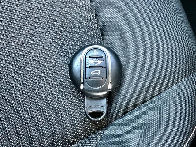 MINI クーパー ワンオーナー禁煙 LEDライト LEDフォグ HDDナビ ブルートゥース USBインターフェース Bカメラ リアPDC コンフォートアクセス 純正15インチアルミホイール ETC UVカットフィルム(23枚目)