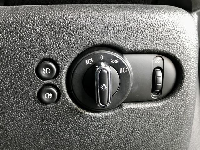 MINI クーパー ワンオーナー禁煙 LEDライト LEDフォグ HDDナビ ブルートゥース USBインターフェース Bカメラ リアPDC コンフォートアクセス 純正15インチアルミホイール ETC UVカットフィルム(28枚目)