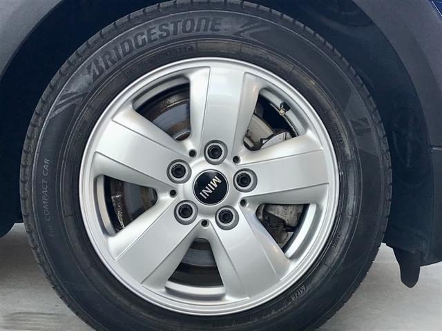 MINI クーパー ワンオーナー禁煙 LEDライト LEDフォグ HDDナビ ブルートゥース USBインターフェース Bカメラ リアPDC コンフォートアクセス 純正15インチアルミホイール ETC UVカットフィルム(40枚目)