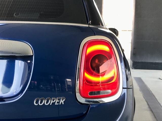 MINI クーパー ワンオーナー禁煙 LEDライト LEDフォグ HDDナビ ブルートゥース USBインターフェース Bカメラ リアPDC コンフォートアクセス 純正15インチアルミホイール ETC UVカットフィルム(52枚目)