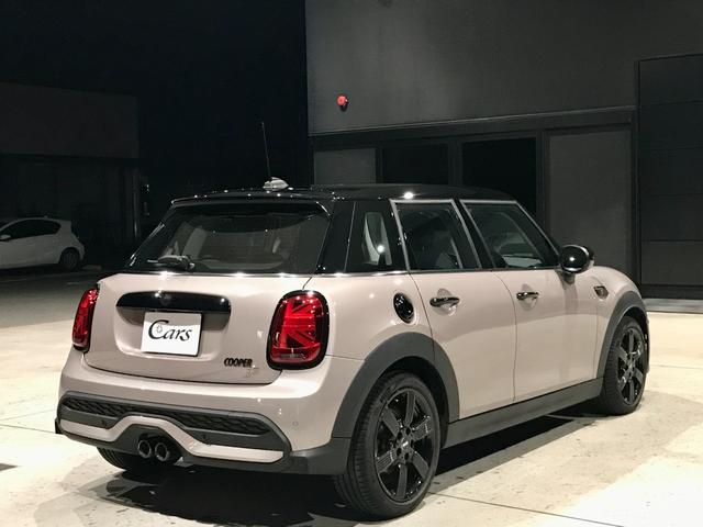 MINI クーパーSD クラシック・トリム ワンオーナー禁煙 LEDライト アップルカープレイ Bカメラ 前後PDC ドライビングアシスト クルーズコントロール MINIドライビングモード ハーフレザーシート ミラーETC 純正17インチアルミ(8枚目)