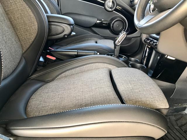 MINI クーパーSD クラシック・トリム ワンオーナー禁煙 LEDライト アップルカープレイ Bカメラ 前後PDC ドライビングアシスト クルーズコントロール MINIドライビングモード ハーフレザーシート ミラーETC 純正17インチアルミ(23枚目)