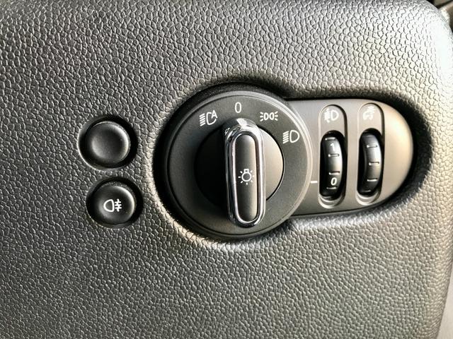 MINI クーパーSD クラシック・トリム ワンオーナー禁煙 LEDライト アップルカープレイ Bカメラ 前後PDC ドライビングアシスト クルーズコントロール MINIドライビングモード ハーフレザーシート ミラーETC 純正17インチアルミ(34枚目)