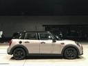 MINI クーパーSD クラシック・トリム ワンオーナー禁煙 LEDライト アップルカープレイ Bカメラ 前後PDC ドライビングアシスト クルーズコントロール MINIドライビングモード ハーフレザーシート ミラーETC 純正17インチアルミ(5枚目)