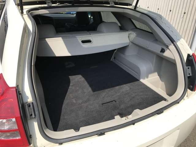 ダッジ・マグナム 　５．７　ＨＥＭＩ　エアサス　２０インチアルミホイール　サンルーフ　ＳＲＴシート　ボディ補修済（21枚目）