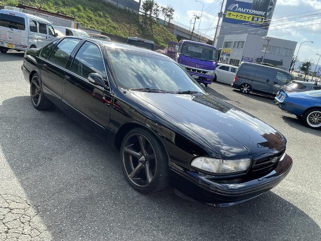 シボレーインパラ ＳＳ　１９９５　ＩＭＰＡＬＡ　ＳＳ　コラムＡＴ　内装ツイード張り替え　８ナンバー塗装　１９９５　ＩＭＰＡＬＡ　ＳＳ　コラムＡＴ　内装ツイード張り替え　８ナンバー塗装（3枚目）