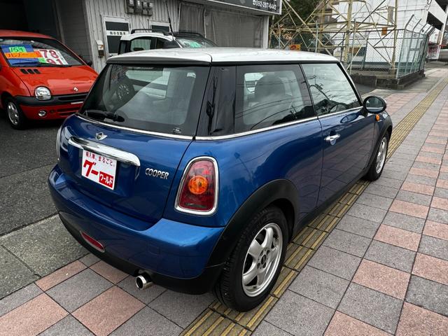 ＭＩＮＩ クーパー　ディーラー車　盗難防止システム　アルミホイール　パワーステアリング　パワーウィンドウ（10枚目）