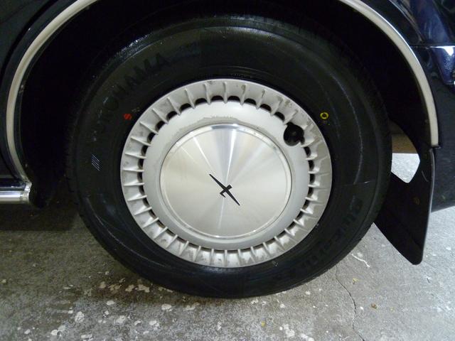 グロリア クラシックＳＶ　社外ナビ　地デジ　新品タイヤ１４インチ純正ホイルキャップ　フェンダーミラー（36枚目）