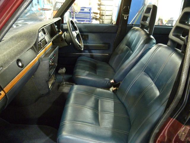 240ワゴン 240GLワゴン 当店買取車両 シート本革仕様変更 純正16インチホイル タイベル ウオーターポンプ タイヤ交換渡し(4枚目)