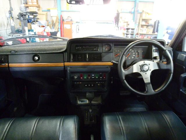 240ワゴン 240GLワゴン 当店買取車両 シート本革仕様変更 純正16インチホイル タイベル ウオーターポンプ タイヤ交換渡し(10枚目)