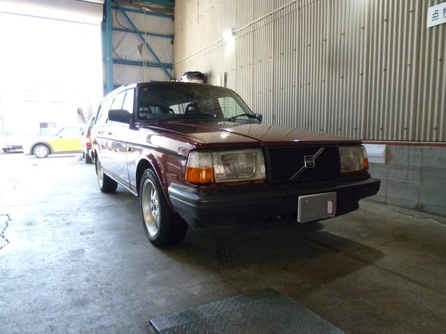 240ワゴン 240GLワゴン 当店買取車両 シート本革仕様変更 純正16インチホイル タイベル ウオーターポンプ タイヤ交換渡し(12枚目)