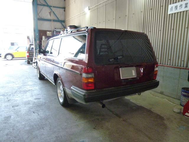 240ワゴン 240GLワゴン 当店買取車両 シート本革仕様変更 純正16インチホイル タイベル ウオーターポンプ タイヤ交換渡し(13枚目)