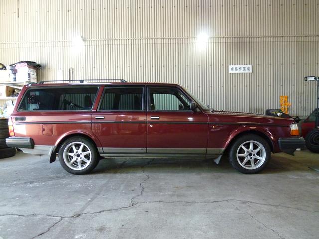 240ワゴン 240GLワゴン 当店買取車両 シート本革仕様変更 純正16インチホイル タイベル ウオーターポンプ タイヤ交換渡し(15枚目)