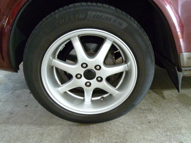 240ワゴン 240GLワゴン 当店買取車両 シート本革仕様変更 純正16インチホイル タイベル ウオーターポンプ タイヤ交換渡し(30枚目)