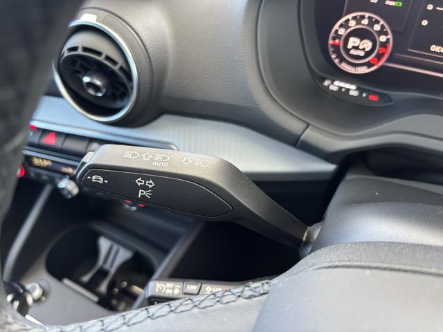 Q2 35TFSIアドバンスド(10枚目)