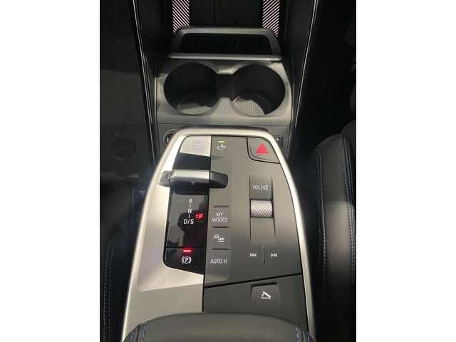 2シリーズ 218iアクティブツアラー Mスポーツ ETC クリアランスソナー オートクルーズコントロール 衝突被害軽減システム 全周囲カメラ ナビ アルミホイール AT スマートキー 盗難防止システム パワーシート ABS ESC エアコン(6枚目)