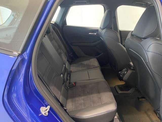 2シリーズ 218iアクティブツアラー Mスポーツ ETC クリアランスソナー オートクルーズコントロール 衝突被害軽減システム 全周囲カメラ ナビ アルミホイール AT スマートキー 盗難防止システム パワーシート ABS ESC エアコン(12枚目)