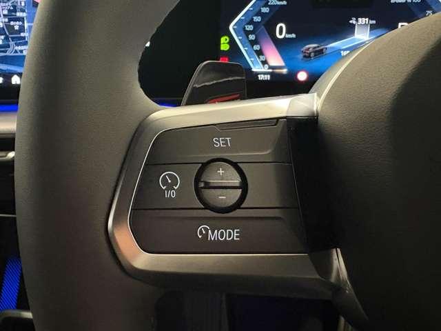 iX2 xDrive 30 Mスポーツ 4WD 全周囲カメラ クリアランスソナー オートクルーズコントロール パワーシート 衝突被害軽減システム サンルーフ ナビ LEDヘッドランプ アルミホイール スマートキー シートヒーター CVT(9枚目)