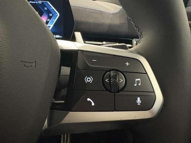 iX2 xDrive 30 Mスポーツ 4WD 全周囲カメラ クリアランスソナー オートクルーズコントロール パワーシート 衝突被害軽減システム サンルーフ ナビ LEDヘッドランプ アルミホイール スマートキー シートヒーター CVT(10枚目)