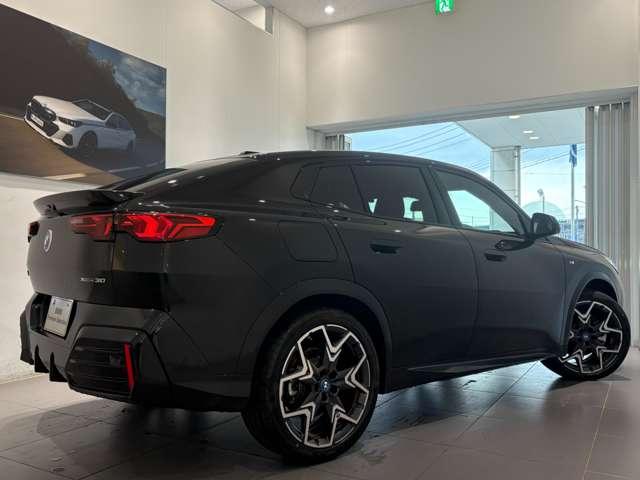 iX2 xDrive 30 Mスポーツ 4WD 全周囲カメラ クリアランスソナー オートクルーズコントロール パワーシート 衝突被害軽減システム サンルーフ ナビ LEDヘッドランプ アルミホイール スマートキー シートヒーター CVT(16枚目)