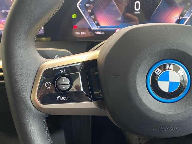 iX xDrive 50 4WD ETC 全周囲カメラ クリアランスソナー オートクルーズコントロール パワーシート 衝突被害軽減システム サンルーフ LEDヘッドランプ アルミホイール スマートキー シートヒーター CVT(7枚目)