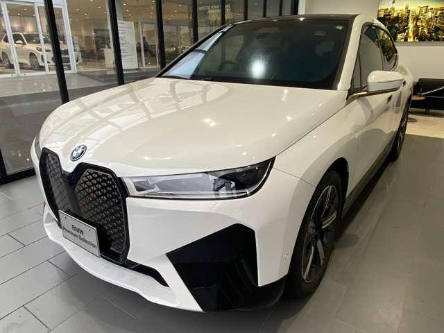 iX xDrive 50 4WD ETC 全周囲カメラ クリアランスソナー オートクルーズコントロール パワーシート 衝突被害軽減システム サンルーフ LEDヘッドランプ アルミホイール スマートキー シートヒーター CVT(14枚目)