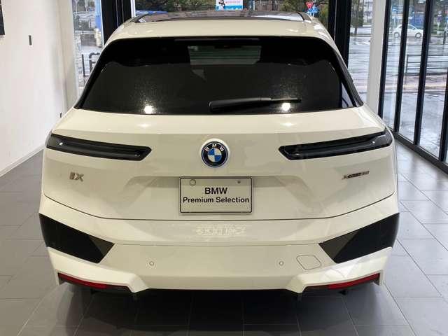 iX xDrive 50 4WD ETC 全周囲カメラ クリアランスソナー オートクルーズコントロール パワーシート 衝突被害軽減システム サンルーフ LEDヘッドランプ アルミホイール スマートキー シートヒーター CVT(18枚目)