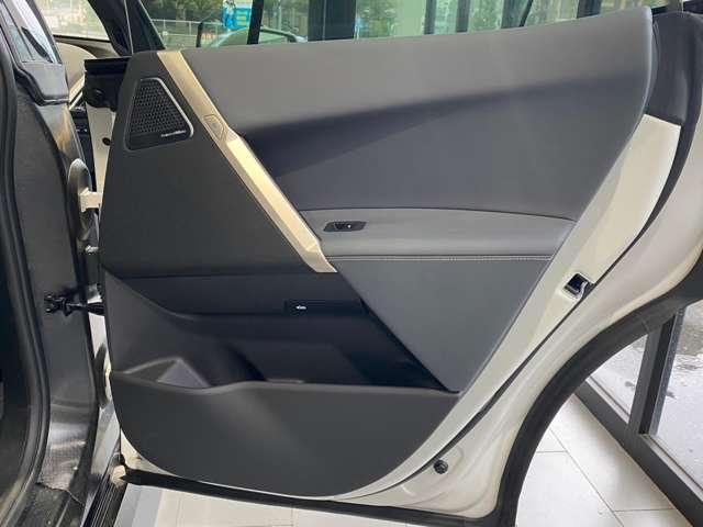 iX xDrive 50 4WD ETC 全周囲カメラ クリアランスソナー オートクルーズコントロール パワーシート 衝突被害軽減システム サンルーフ LEDヘッドランプ アルミホイール スマートキー シートヒーター CVT(24枚目)