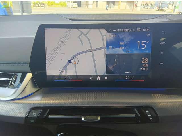 2シリーズ 218iアクティブツアラー Mスポーツ クリアランスソナー オートクルーズコントロール 衝突被害軽減システム 全周囲カメラ ナビ アルミホイール AT シートヒーター スマートキー 盗難防止システム パワーシート ABS ESC エアコン(3枚目)