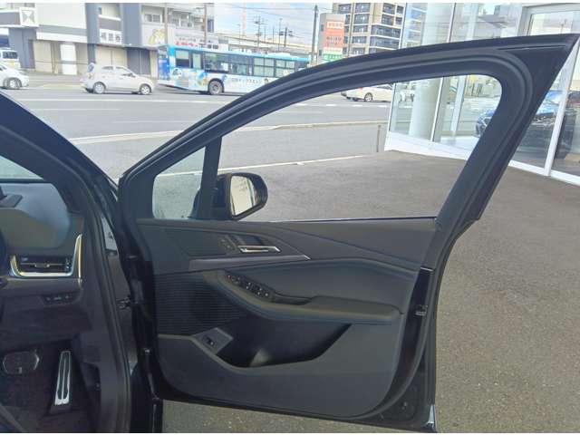 2シリーズ 218iアクティブツアラー Mスポーツ クリアランスソナー オートクルーズコントロール 衝突被害軽減システム 全周囲カメラ ナビ アルミホイール AT シートヒーター スマートキー 盗難防止システム パワーシート ABS ESC エアコン(10枚目)