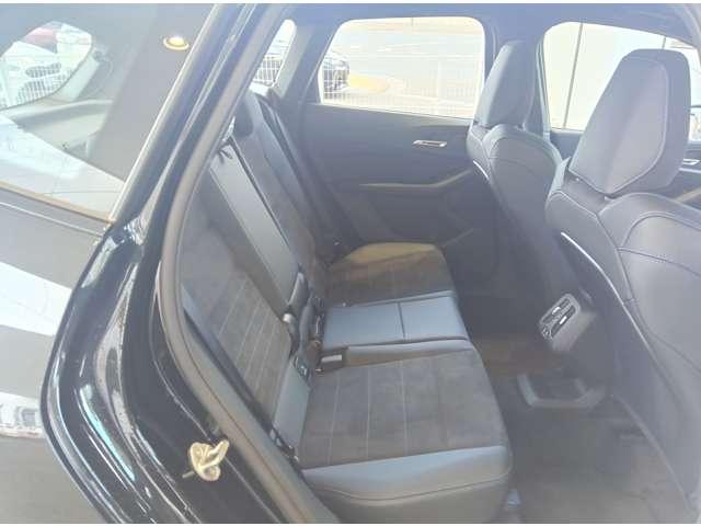 2シリーズ 218iアクティブツアラー Mスポーツ クリアランスソナー オートクルーズコントロール 衝突被害軽減システム 全周囲カメラ ナビ アルミホイール AT シートヒーター スマートキー 盗難防止システム パワーシート ABS ESC エアコン(13枚目)