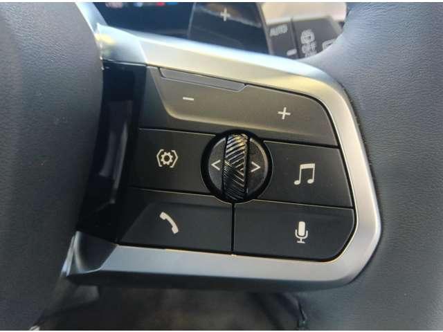 1シリーズ 120d Mスポーツ 全周囲カメラ ナビ クリアランスソナー オートクルーズコントロール 衝突被害軽減システム アルミホイール ターボ スマートキー 電動格納ミラー シートヒーター AT 盗難防止システム ABS ESC(10枚目)