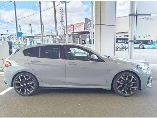 1シリーズ 120d Mスポーツ 全周囲カメラ ナビ クリアランスソナー オートクルーズコントロール 衝突被害軽減システム アルミホイール ターボ スマートキー 電動格納ミラー シートヒーター AT 盗難防止システム ABS ESC(16枚目)