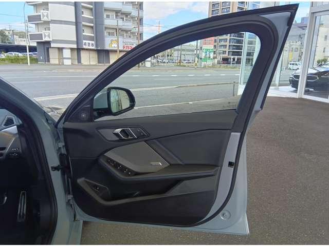 1シリーズ 120d Mスポーツ 全周囲カメラ ナビ クリアランスソナー オートクルーズコントロール 衝突被害軽減システム アルミホイール ターボ スマートキー 電動格納ミラー シートヒーター AT 盗難防止システム ABS ESC(21枚目)