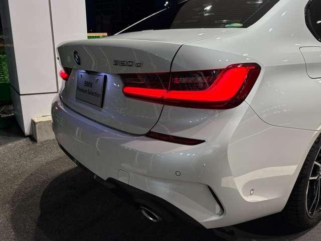 3シリーズ 320d xDrive Mスポーツ ディーゼルターボ 4WD 黒レザ-シート純正19インチAW(9枚目)