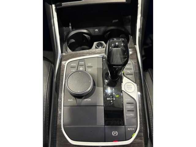 3シリーズ 320d xDrive Mスポーツ ディーゼルターボ 4WD 黒レザ-シート純正19インチAW(23枚目)