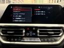320d xDrive Mスポーツ ディーゼルターボ 4WD 黒レザ-シート純正19インチAW(19枚目)