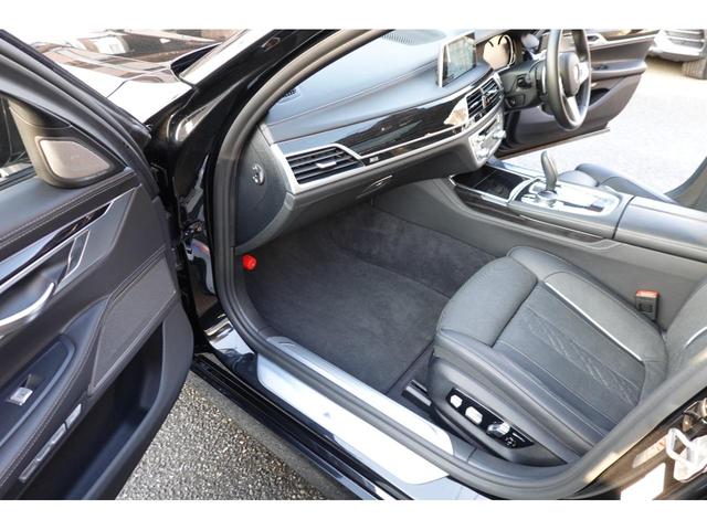 ７シリーズ ７４０ｉ　Ｍスポーツ　社外フロントスポイラー＆トランクスポイラー　ヘッドアップディスプレイ　ハーマンカードン　サンルーフ　アンビエントライト　エアサス　黒革シート　禁煙車（21枚目）