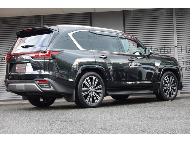 ＬＸ ＬＸ６００　登録済未使用車　クールボックス　２２インチアルミ　サンルーフ　デジタルインナーミラー　黒革シート　ヘッドアップディスプレイ　７人乗（5枚目）